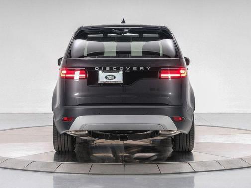 2024 Land Rover Discovery P300 S