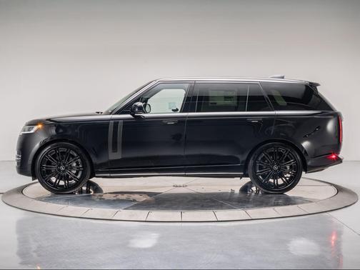 2025 Land Rover Range Rover P530 SE 7 Seat