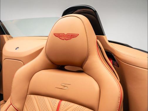 2026 Aston Martin Vantage Base