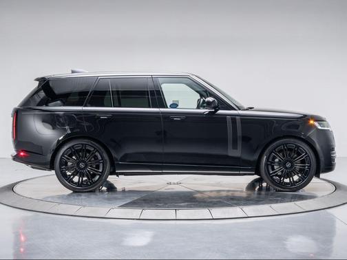 2025 Land Rover Range Rover P530 SE