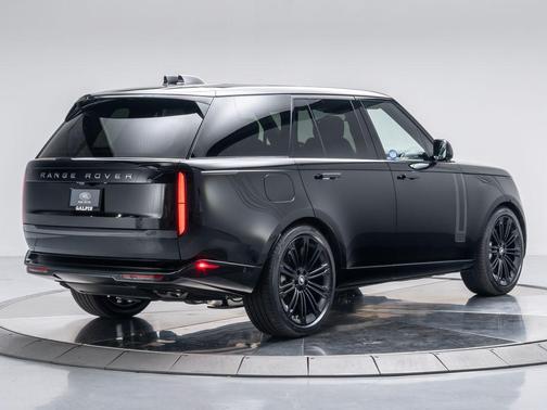 2025 Land Rover Range Rover P530 SE