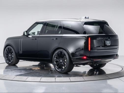 2025 Land Rover Range Rover P530 SE