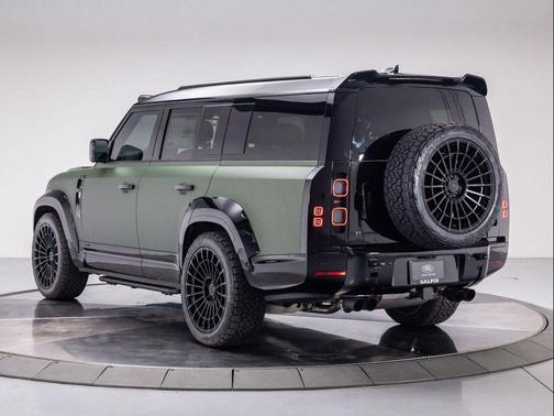 2025 Land Rover Defender P500 V8