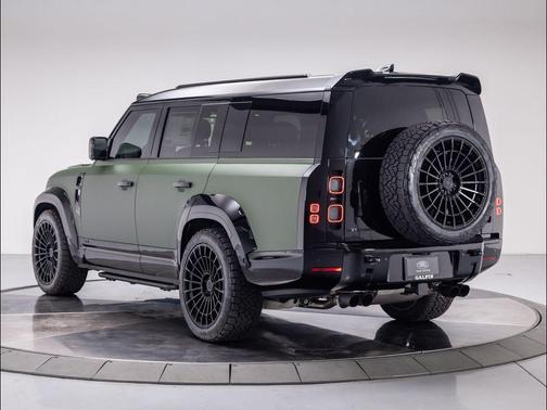 2025 Land Rover Defender P500 V8