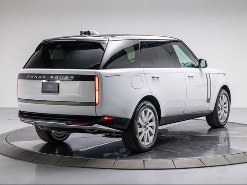 2026 Land Rover Range Rover P400 SE