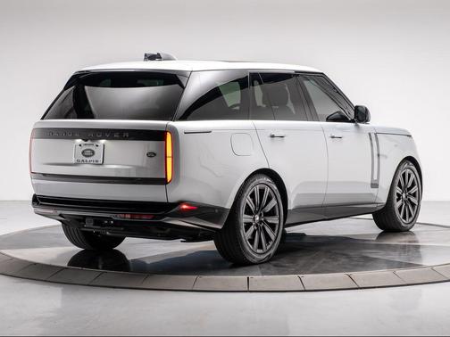 2023 Land Rover Range Rover P400 SE