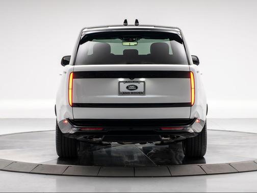 2025 Land Rover Range Rover P530 SE