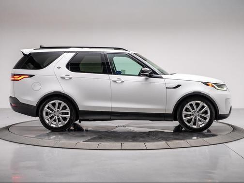 2024 Land Rover Discovery P300 S