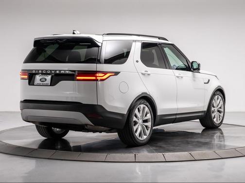 2024 Land Rover Discovery P300 S