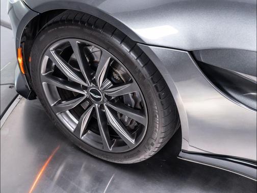 2020 Aston Martin Vantage Base