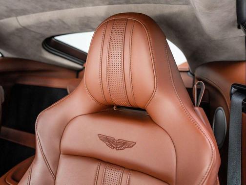 2020 Aston Martin Vantage Base