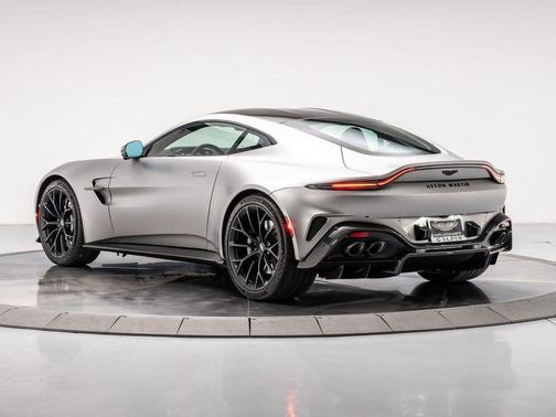2025 Aston Martin Vantage Base