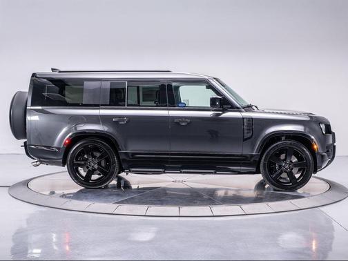 2025 Land Rover Defender P500 V8