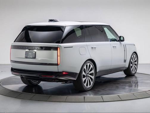 ETHEREAL FROST SILVER IN SATIN 2026 Land Rover Range Rover Autobiography LWB
