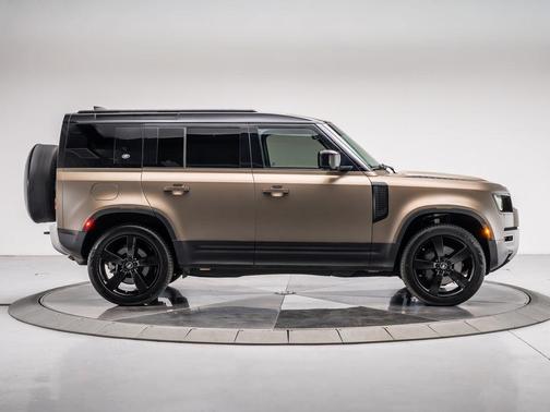 2023 Land Rover Defender 110 SE