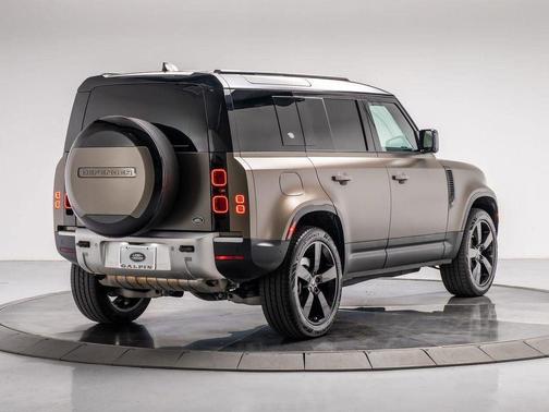 2023 Land Rover Defender 110 SE