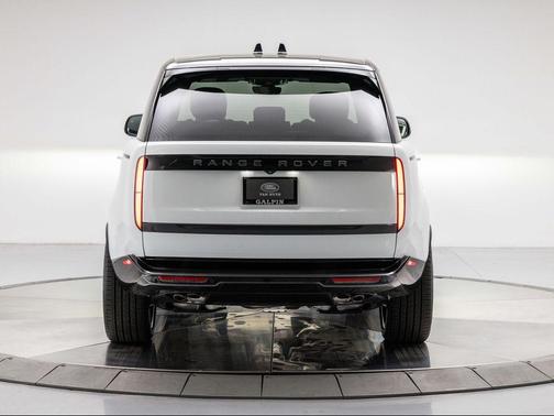2025 Land Rover Range Rover P530 SE 7 Seat