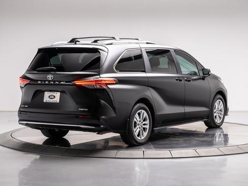 MIDGNIGHT BLACK 2025 Toyota Sienna L