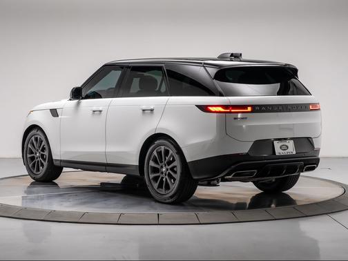 FUIJI WHITE 2025 Land Rover Range Rover Sport SE