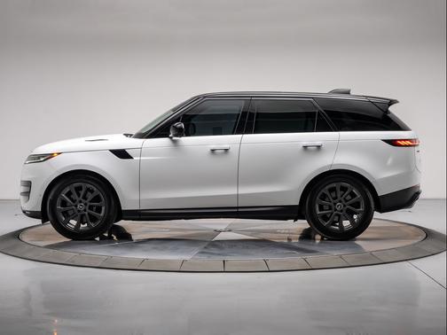 FUIJI WHITE 2025 Land Rover Range Rover Sport SE