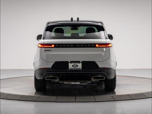 FUIJI WHITE 2025 Land Rover Range Rover Sport SE