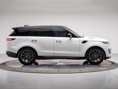 FUIJI WHITE 2025 Land Rover Range Rover Sport SE