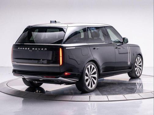 2023 Land Rover Range Rover P530 SE