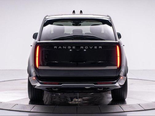 2023 Land Rover Range Rover P530 SE