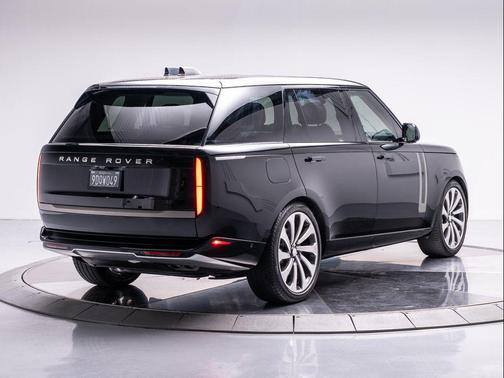2023 Land Rover Range Rover P530 SE