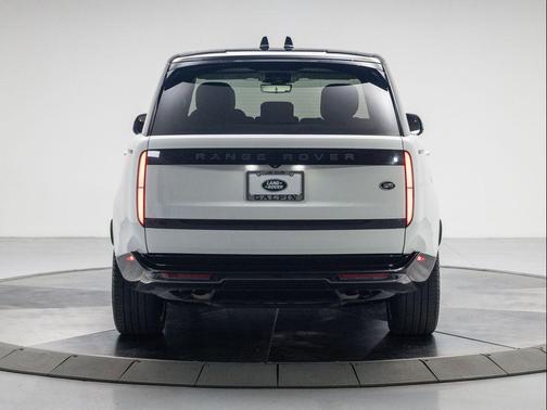 2023 Land Rover Range Rover P530 SE