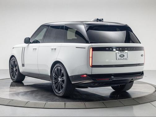 2023 Land Rover Range Rover P530 SE