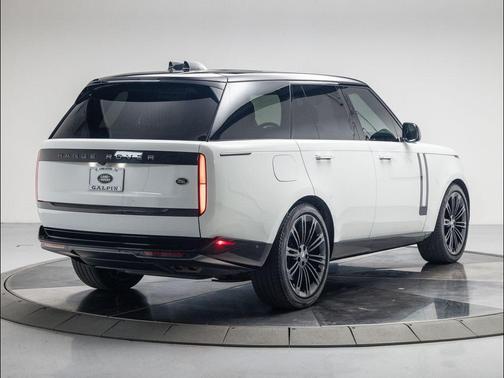 2023 Land Rover Range Rover P530 SE