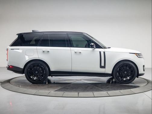 2023 Land Rover Range Rover P530 SE