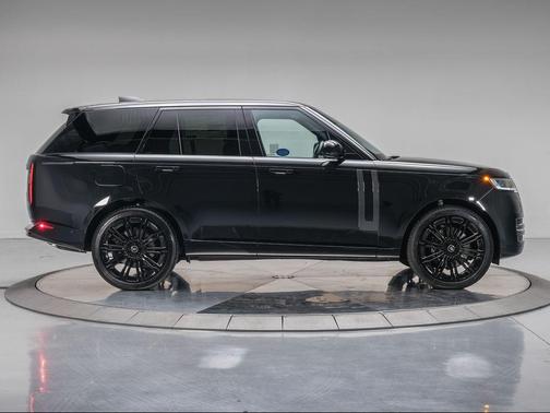 2025 Land Rover Range Rover P530 SE
