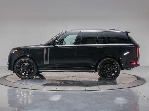 2025 Land Rover Range Rover P530 SE