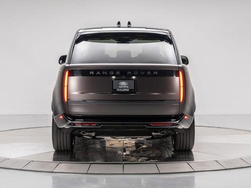 2025 Land Rover Range Rover P530 SE