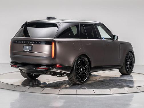 2025 Land Rover Range Rover P530 SE