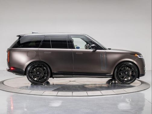 2025 Land Rover Range Rover P530 SE