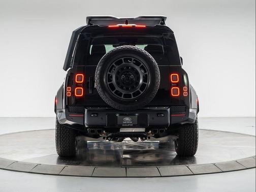 Narvik Black 2026 Land Rover Defender P635 OCTA Black
