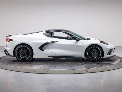 2021 Chevrolet Corvette Stingray w/2LT