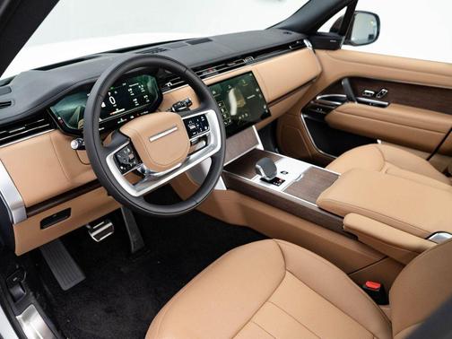 2025 Land Rover Range Rover P530 SE 7 Seat