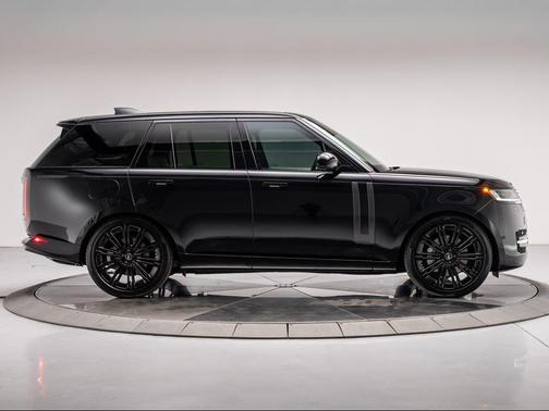 2025 Land Rover Range Rover P530 SE