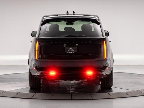 2025 Land Rover Range Rover P530 SE