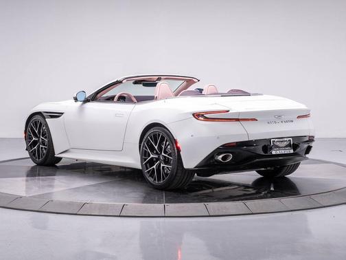 2025 Aston Martin DB12 Volante