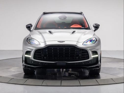 2025 Aston Martin DBX 707