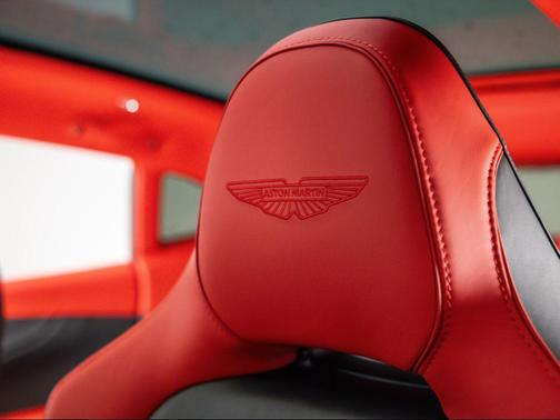 2025 Aston Martin DBX 707
