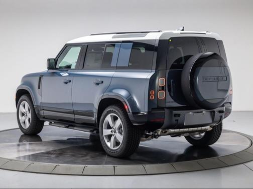 2026 Land Rover Defender 110 X-Dynamic SE
