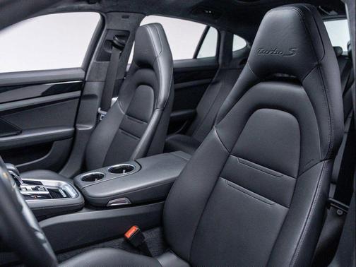 2023 Porsche Panamera Turbo S