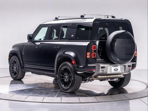 2024 Land Rover Defender 110 P400 X-Dynamic SE