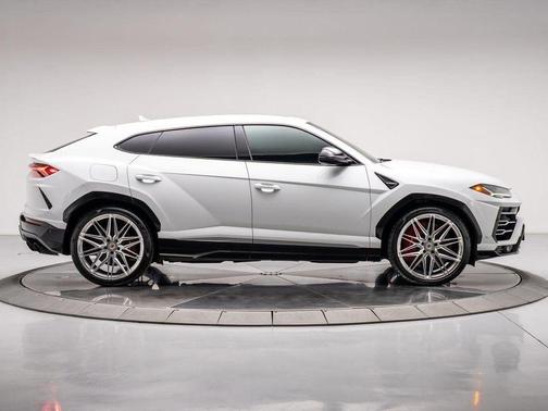 2019 Lamborghini Urus Base